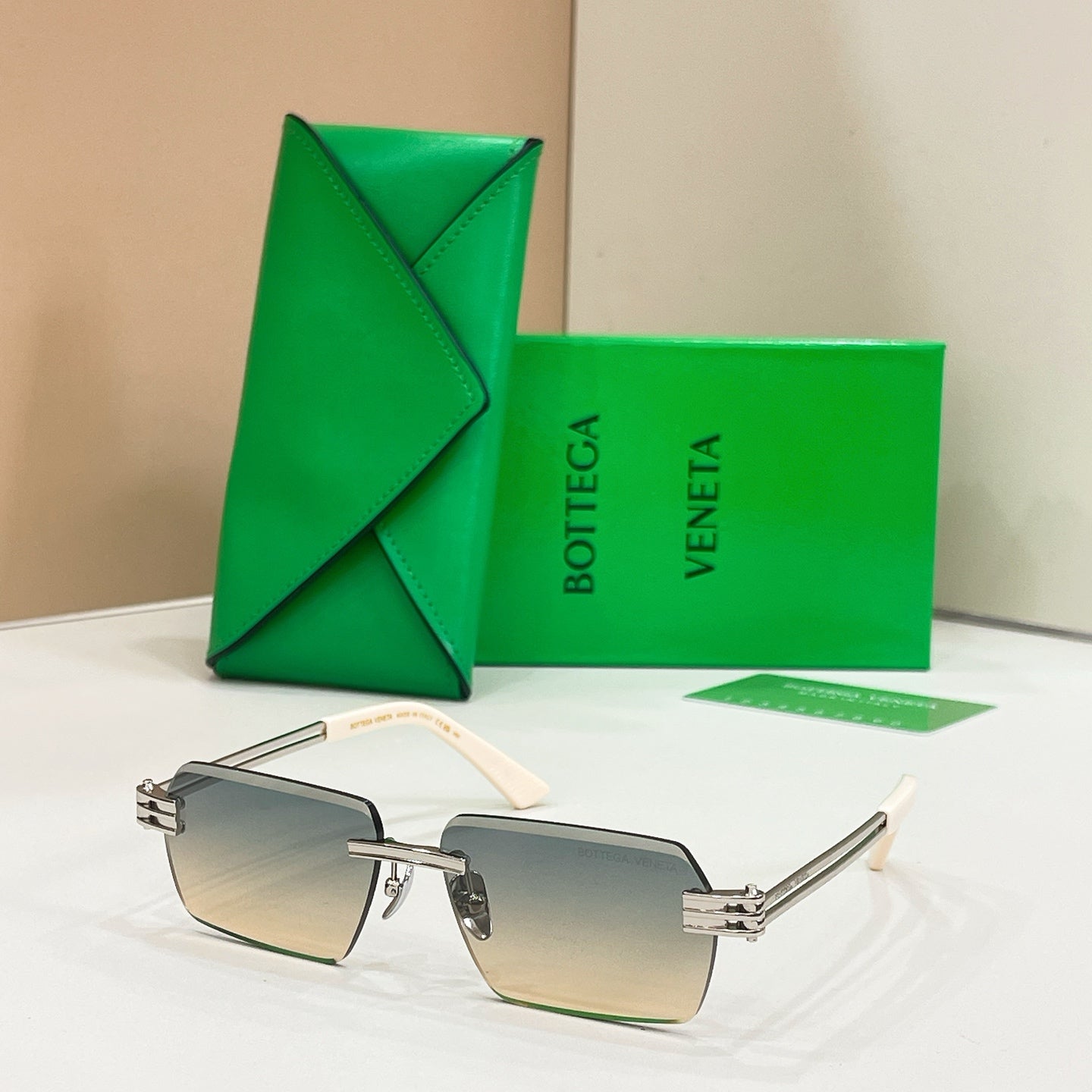 BOTTEGA VENETA Sunglasses-BV2347S