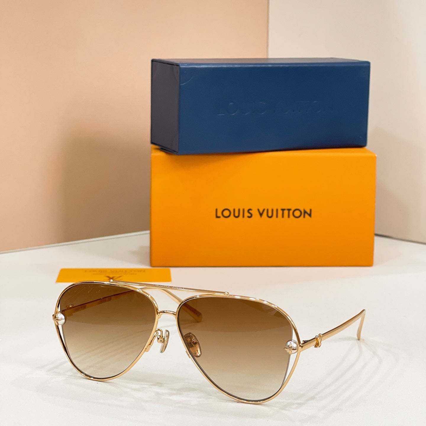 Louis Vuitton Sunglasses-Z2995U